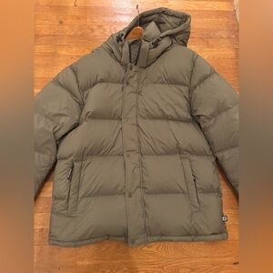 Aritzia Men's Army Green Super Puff Jacket